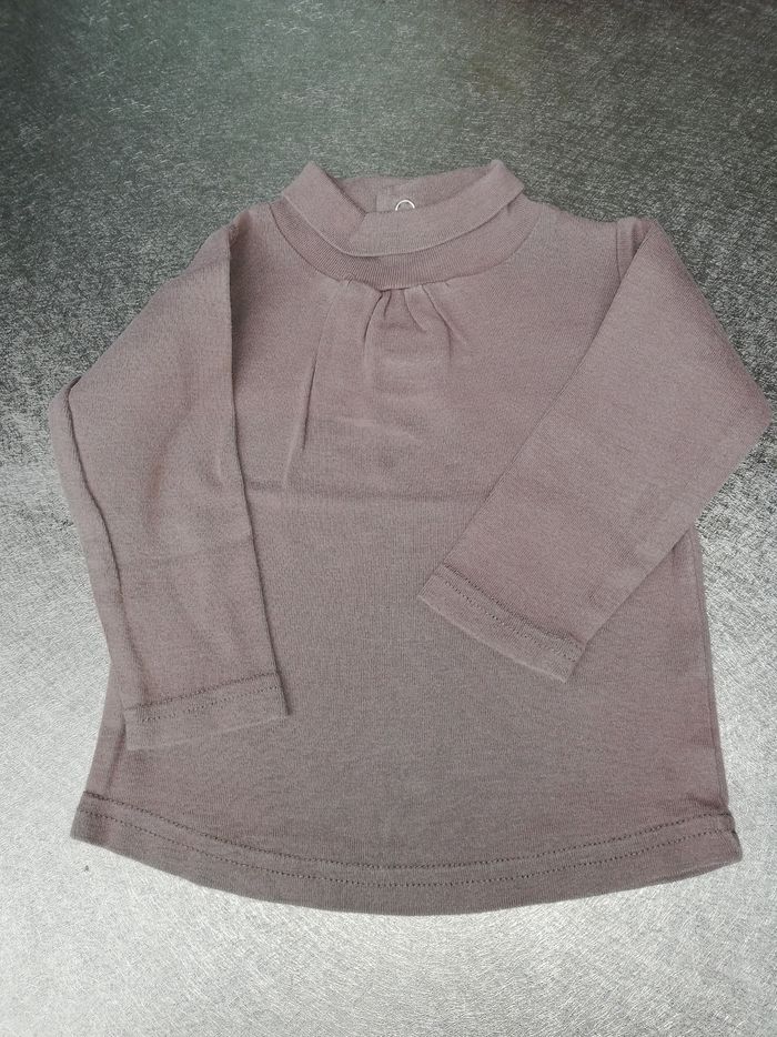 Sous pull marron délavé clair 
9 mois fille 
Kimbaloo