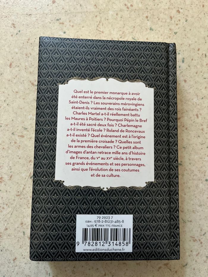 Le petit livre du moyen âge - photo numéro 2