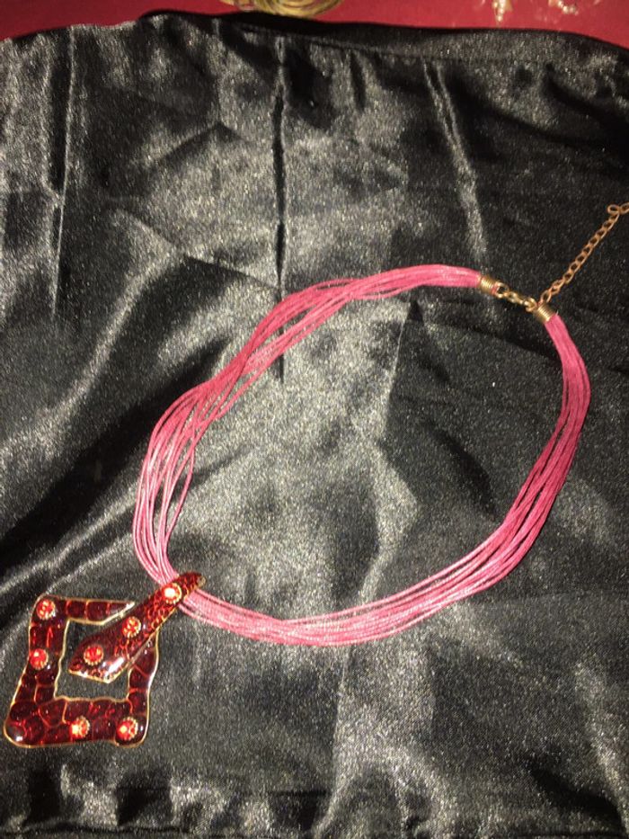 Joli collier vintage . Années 90 - photo numéro 2