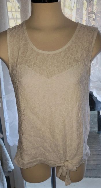 Haut en dentelle blanche 38/40