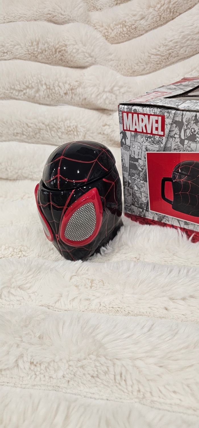 Magnifique mug 3D Spiderman noire & rouge Marvel Neuf - photo numéro 3