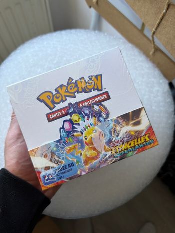 Display Pokémon 24 boosters étincelles déferlantes 