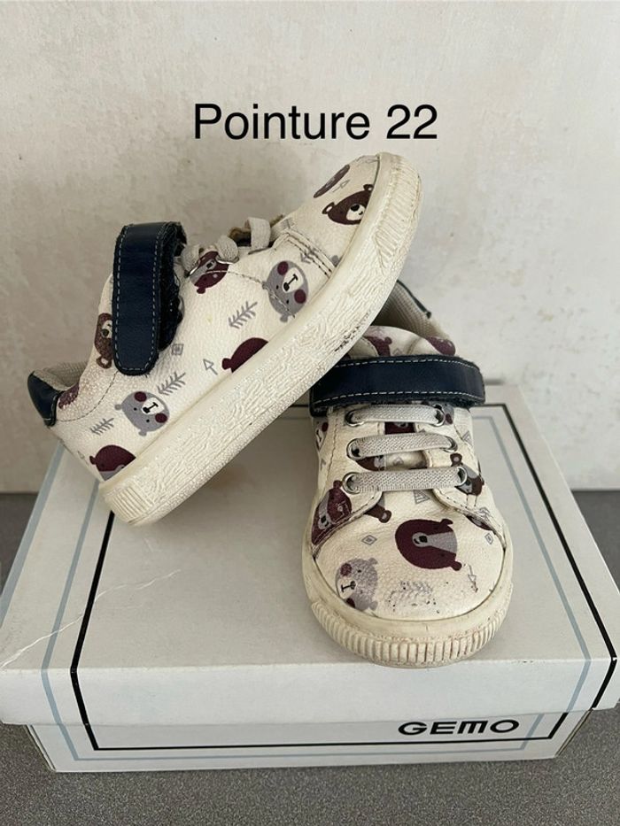 Paire de baskets à scratchs pointure 22 Charlie and friends