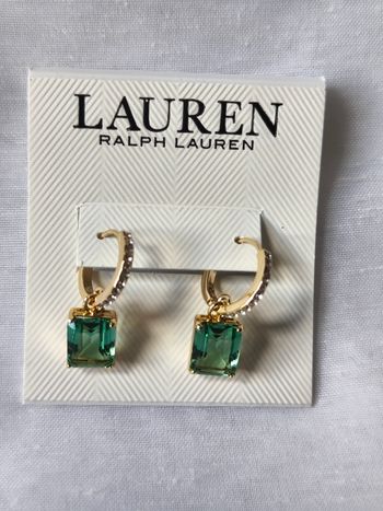 Boucles d'oreilles Lauren Ralph Lauren 
dorées cristal vert émeraude neuves