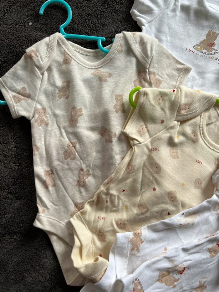 Lot de body Primark, juste déballé jamais porté - photo numéro 2