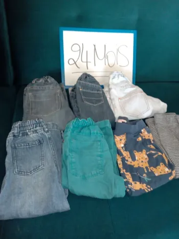 Lot de 7 jeans pantalons 24mois