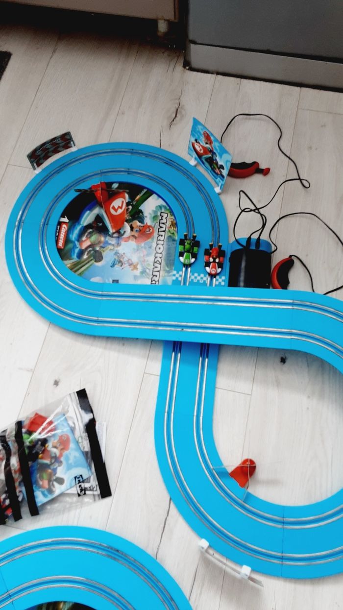 Jeu jouet circuit électrique Carrera first Mario kart - photo numéro 3