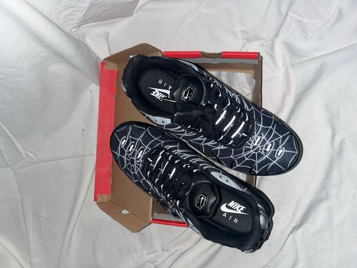 Nike TN noire et blanche style « araignée » - photo numéro 8