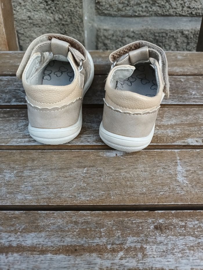 Babies sandales neuves 🏷 taille 21 achetées 35€ - photo numéro 3