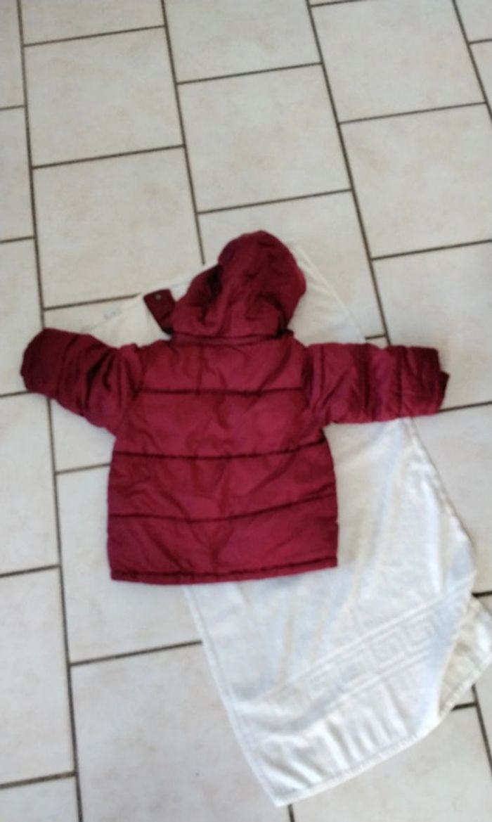 Blouson, très chaud, capuche amovible , bordeaux, fermeture, DPAM , 23 mois ,86 cm - photo numéro 2