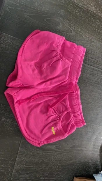 Short reebok