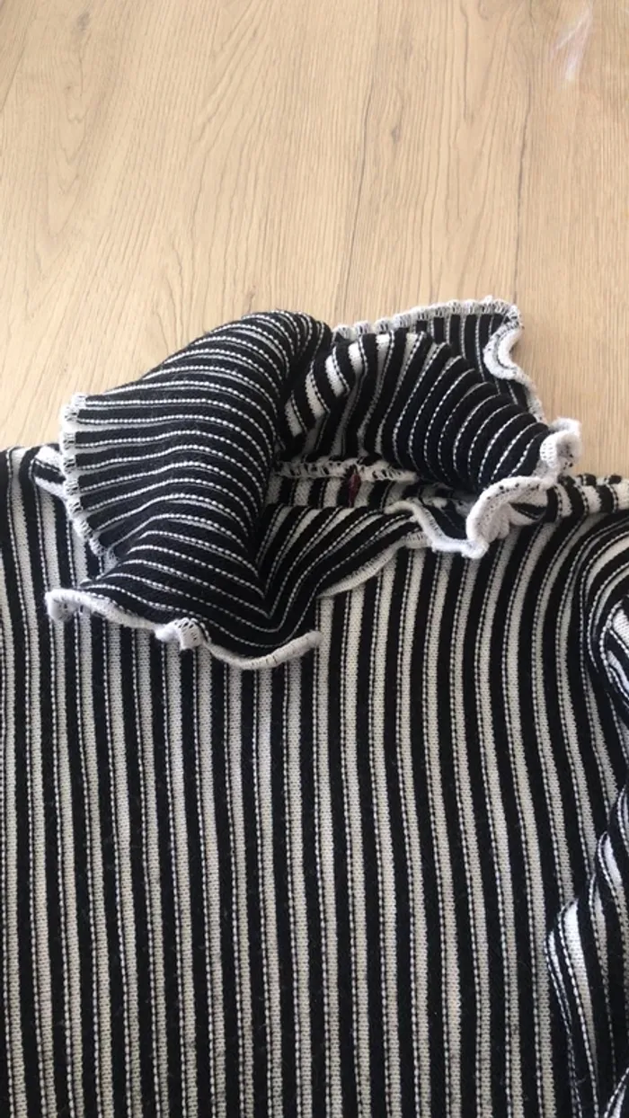 Pull taille L Jennyfer noir et blanc - photo numéro 2