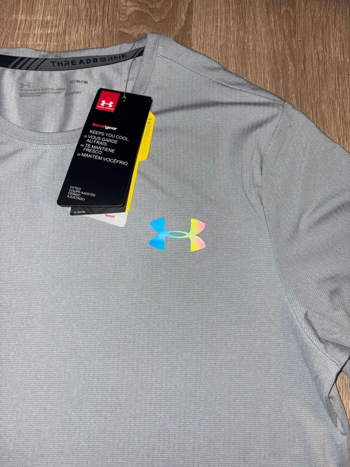 T-shirt under armour gris fluorescent - photo numéro 3