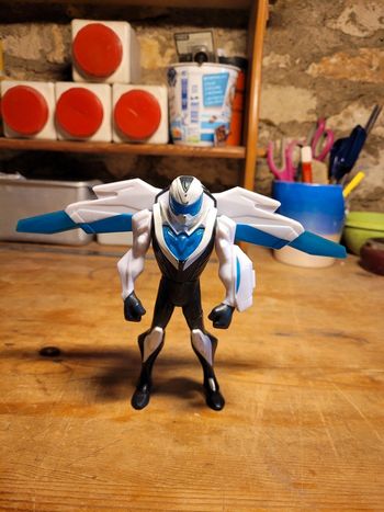 Vends figurine max Steel mattel de 2012