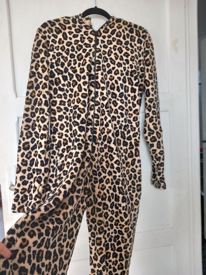 Combinaison à capuche polaire pyjama léopard taille 36 - photo numéro 2
