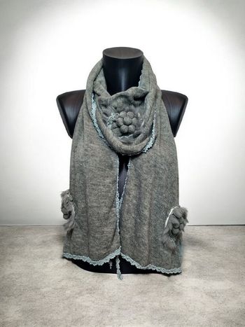 Écharpe grise vintage 