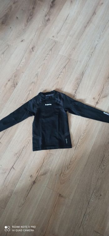 Pull thermique noir kipsta  6 ans