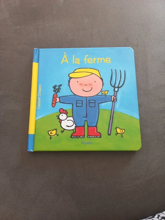 Livre enfant bébé les petits métiers à la ferme