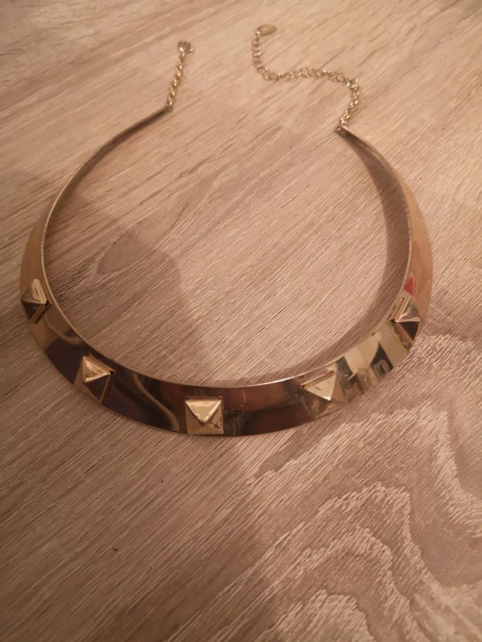 Collier ras de cou couleur or - photo numéro 2