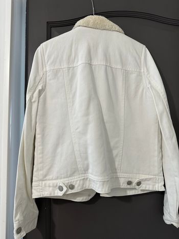 veste en jeans fourrée  blanche