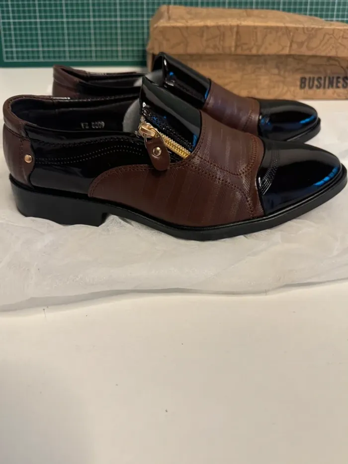 Chaussures de ville effet verni taille 38 neuves - photo numéro 2