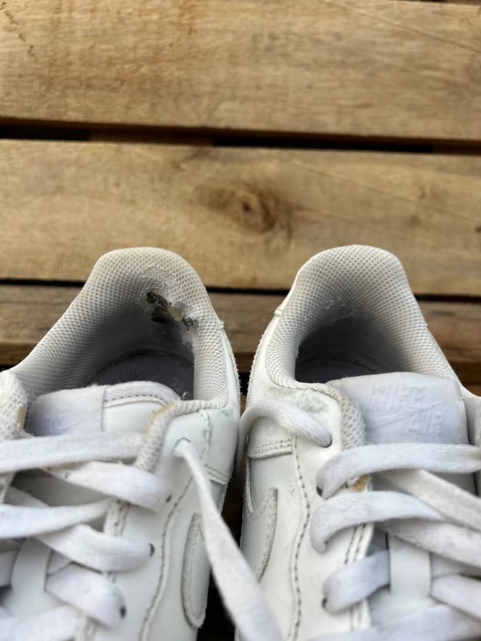Nike Air Force 1 blanches pointure 39 - photo numéro 4
