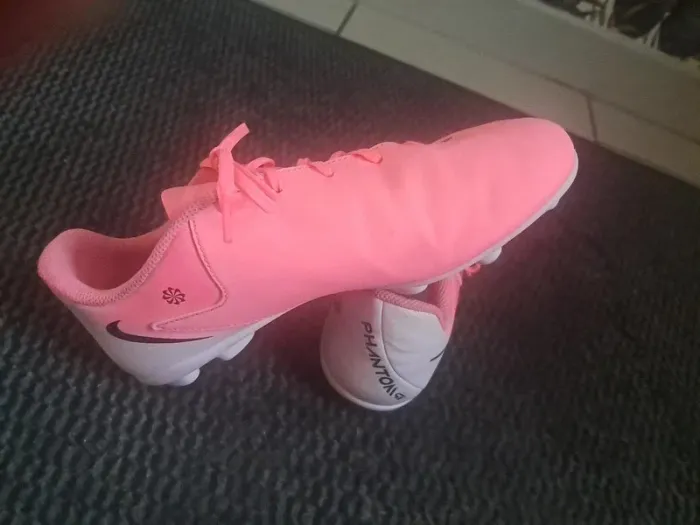 Crampons Nike 38.5 - photo numéro 7