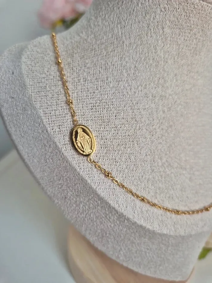 1 collier dorée en acier inoxydable avec croix et madone - photo numéro 3