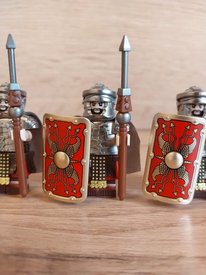 Figurines type lego 4 guerriers légionnaires romains - photo numéro 2