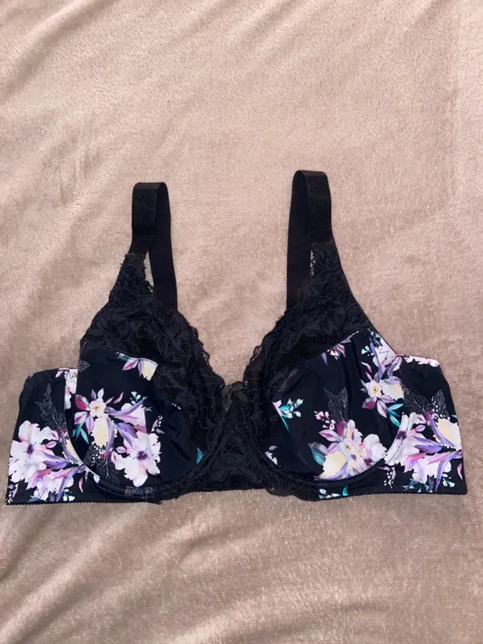 Soutien gorge noir - photo numéro 3