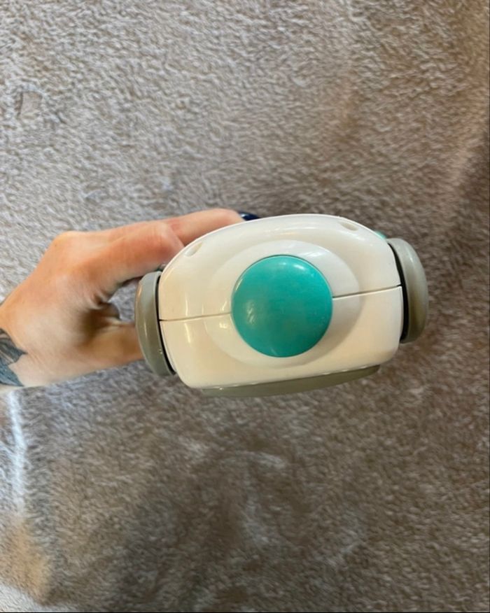 robot interactif articulé qui répète ce qu’on dit 🤖 - photo numéro 3