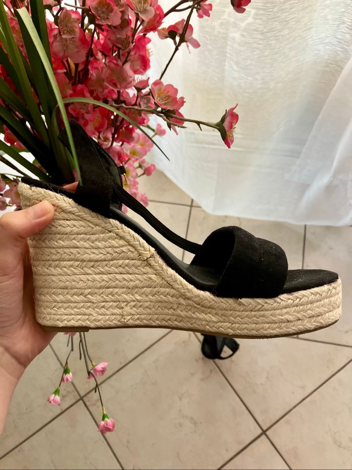Chaussures compensées noires T.40-41 - photo numéro 5