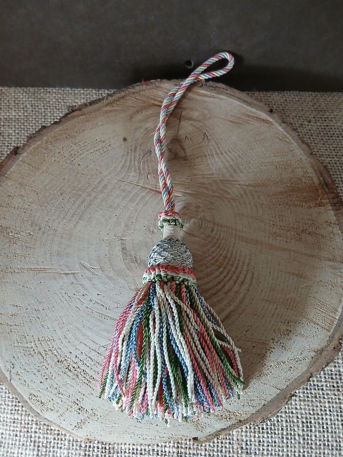 Pompon de porte multicolore guipure