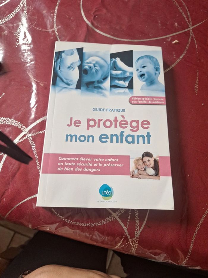 Livre guide je protege mon enfant