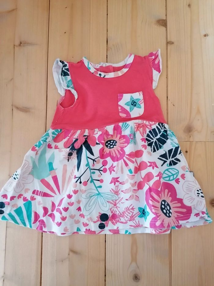 Jolie robe rose fleurie 18mois
