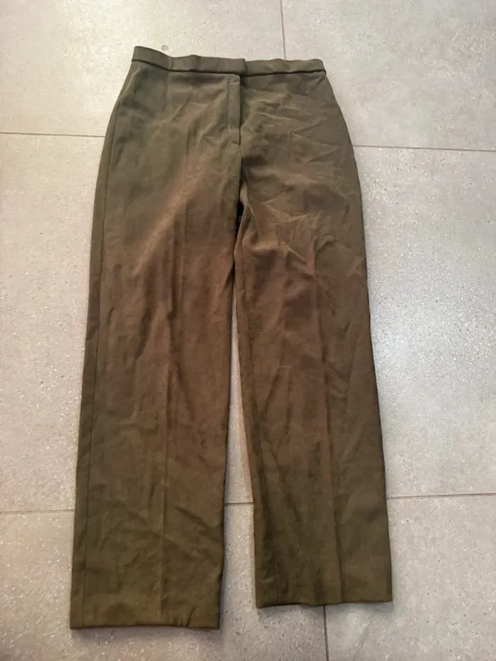 Pantalon vert Karting, très bon état, 36x90cm