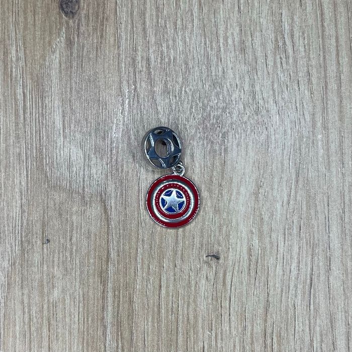 Charm Pandora Captain America– Édition Marvel, argent 925, très bon état - photo numéro 2
