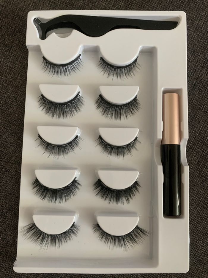 Faux cils