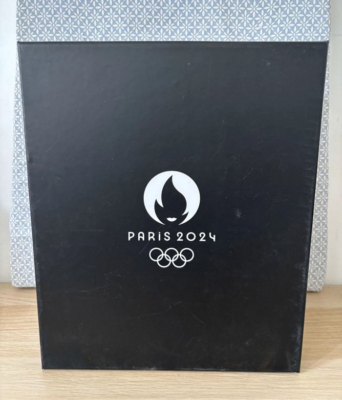 "Ours en Peluche Premium Blanc + Veste (37cm)" JO Paris 2024 (Made In France) - photo numéro 2