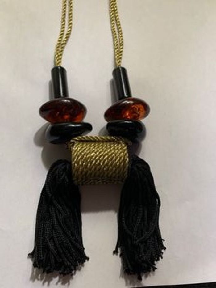 Collier perles et pompom - photo numéro 4