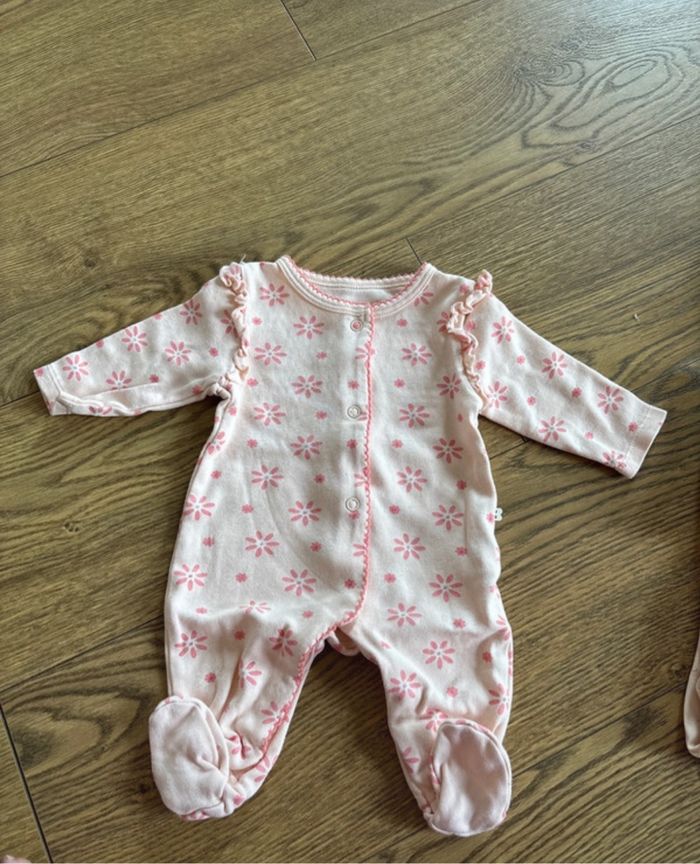 Lot de pyjamas 1 mois - photo numéro 2