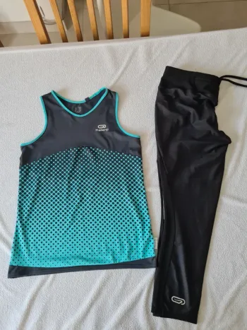 Ensemble sport Decathlon