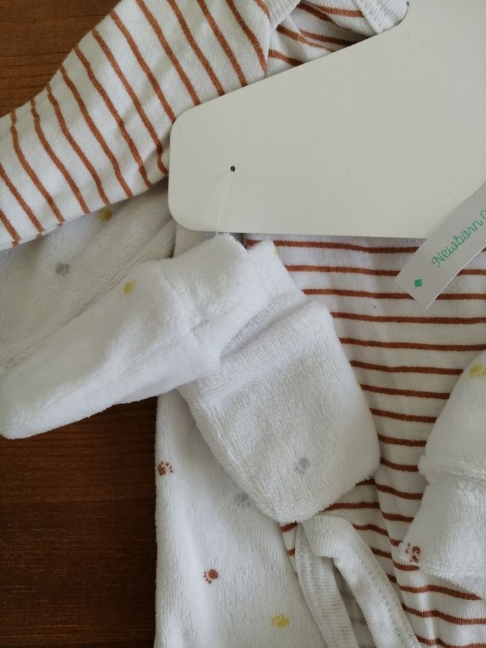 Ensemble pyjama + body +bonnet +gants - taille 1 mois - photo numéro 6