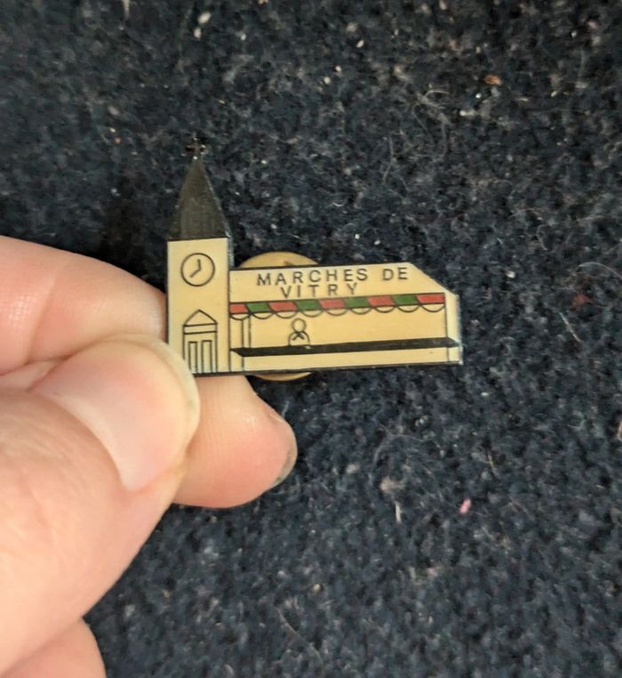 Pins Marchés de Vitry