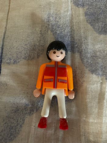 Figurine playmobil soignant football