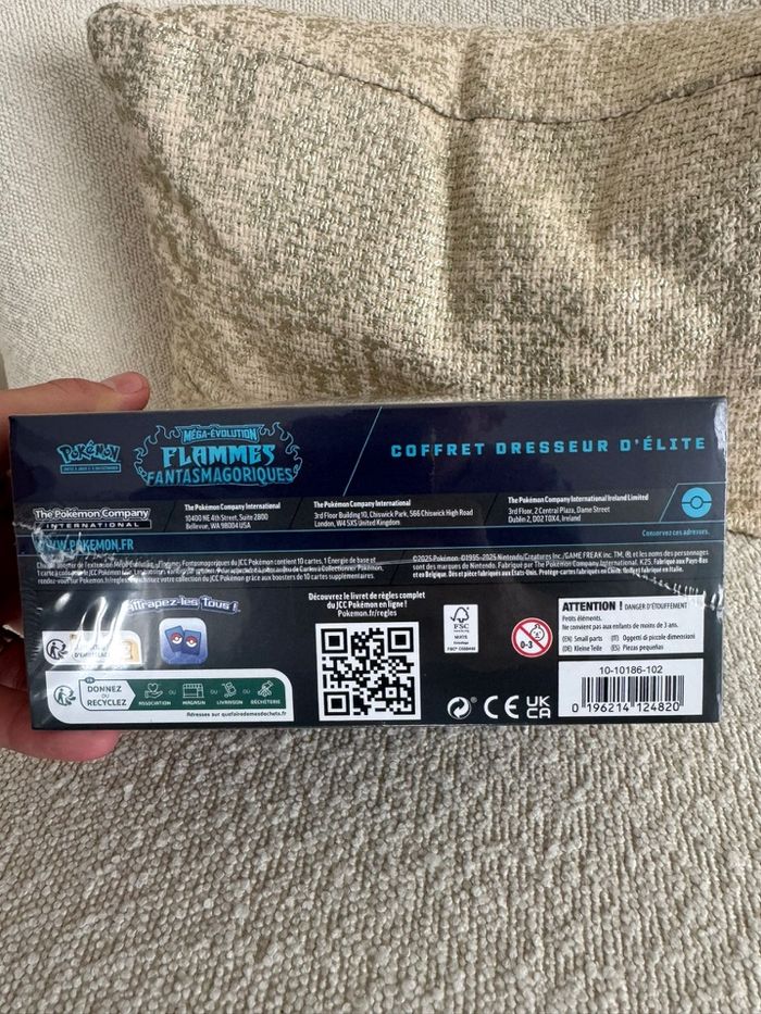 Etb Pokémon  flammes fantasmagoriques - photo numéro 3