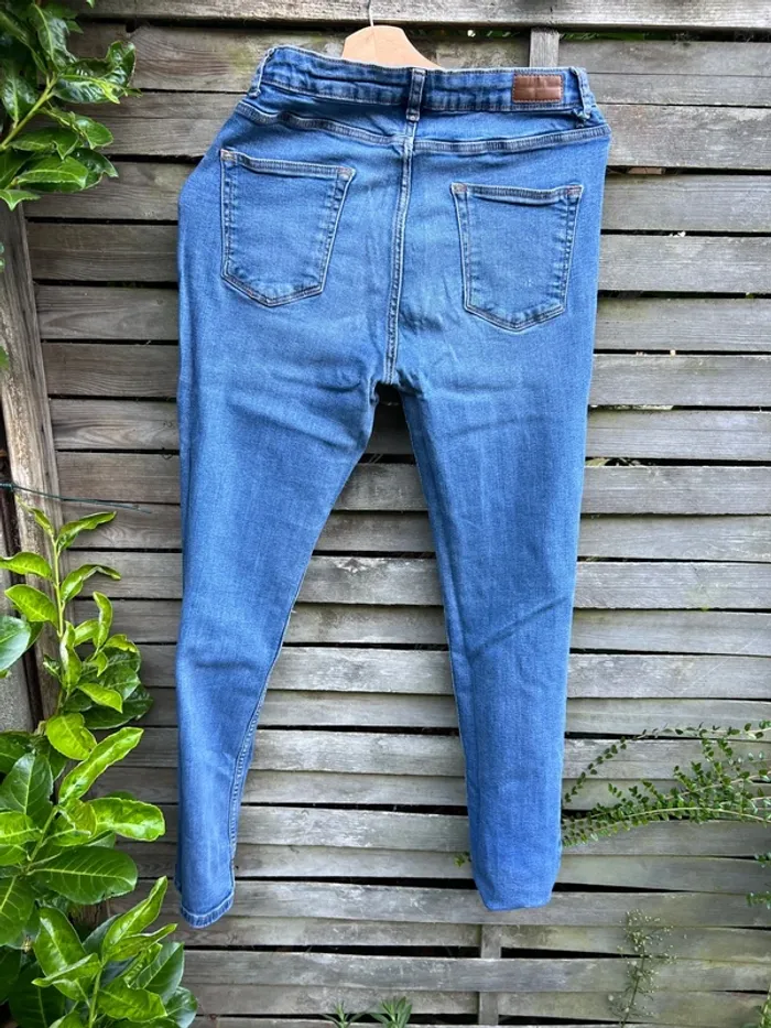 Jean troué Kiabi – Taille 38 Slim très bon état - photo numéro 6