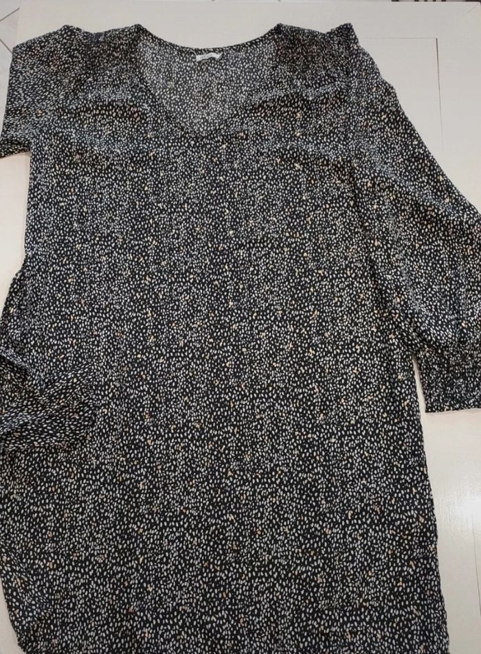 Robe noire blanche et dorée 38 - photo numéro 2