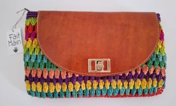 Pochette multicolore en raphia et cuir neuve
