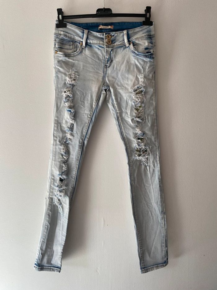 Jeans trouées femme T40